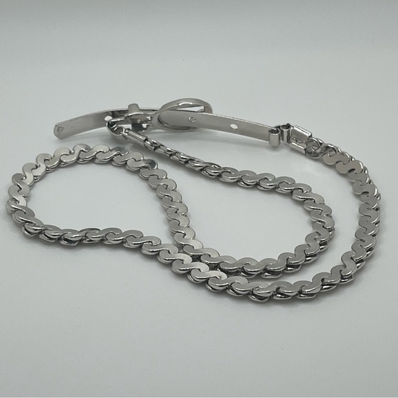 Silver tone vintage skinny chain belt. Size XS - Picture 3 of 6
